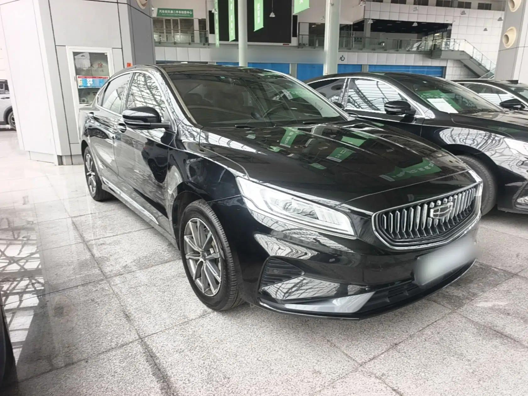 Geely Auto Emgrand GT New Energy 2022 1.5T PHEV Extended Range Prestige Version — миниатюра 3