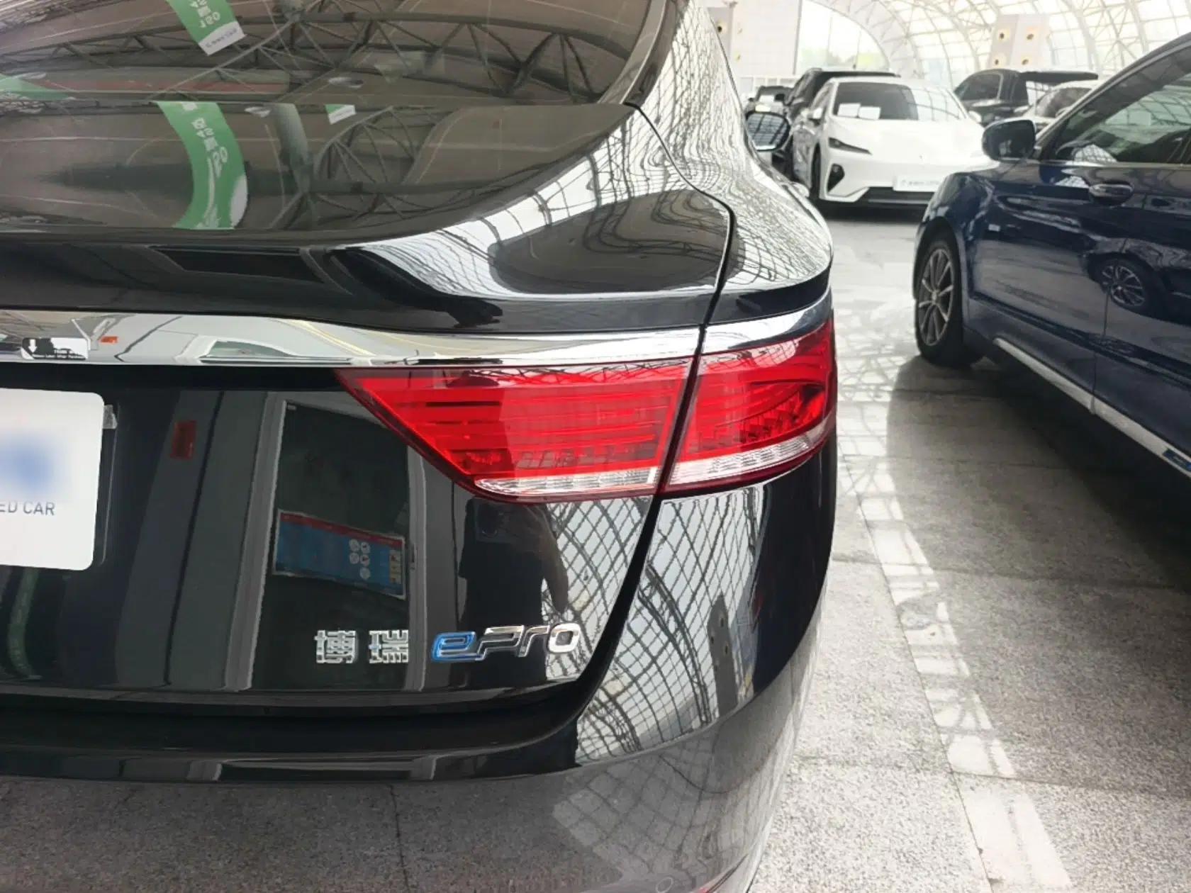 Geely Auto Emgrand GT New Energy 2022 1.5T PHEV Extended Range Prestige Version — миниатюра 9