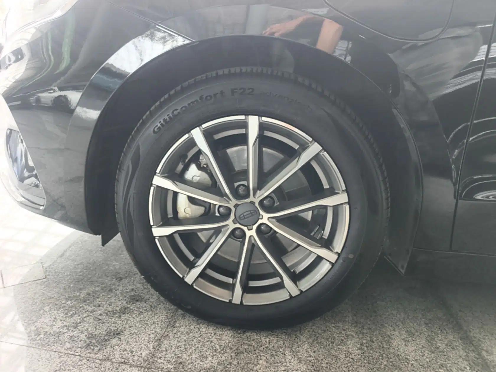 Geely Auto Emgrand GT New Energy 2022 1.5T PHEV Extended Range Prestige Version — миниатюра 10