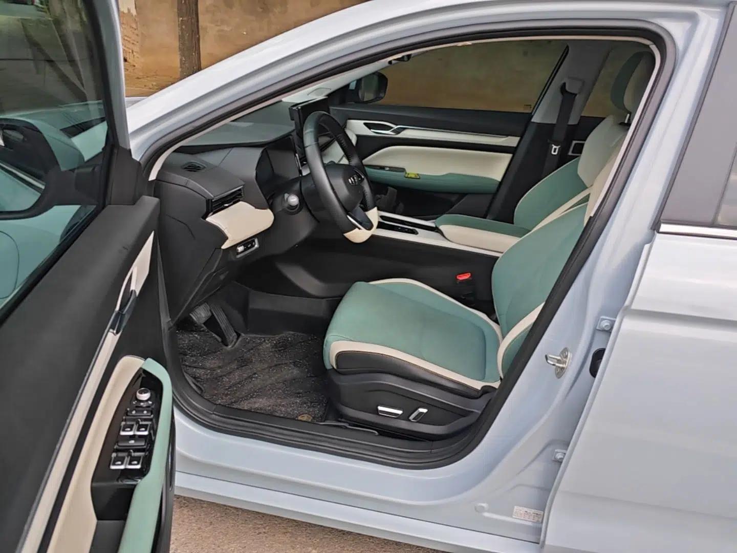 Geely Auto Emgrand L HiP 2022 1.5TD-DHT Pro 100KM Super Rui — миниатюра 18
