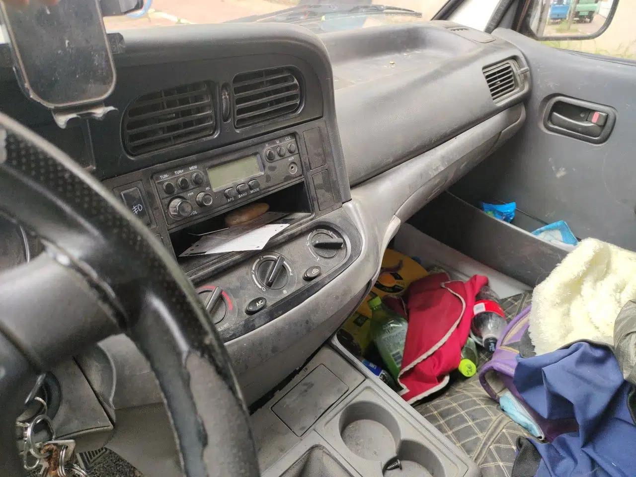 Jinbei Hiace 2 seats, cargo, enclosed van, 2.0-liter engine — миниатюра 13