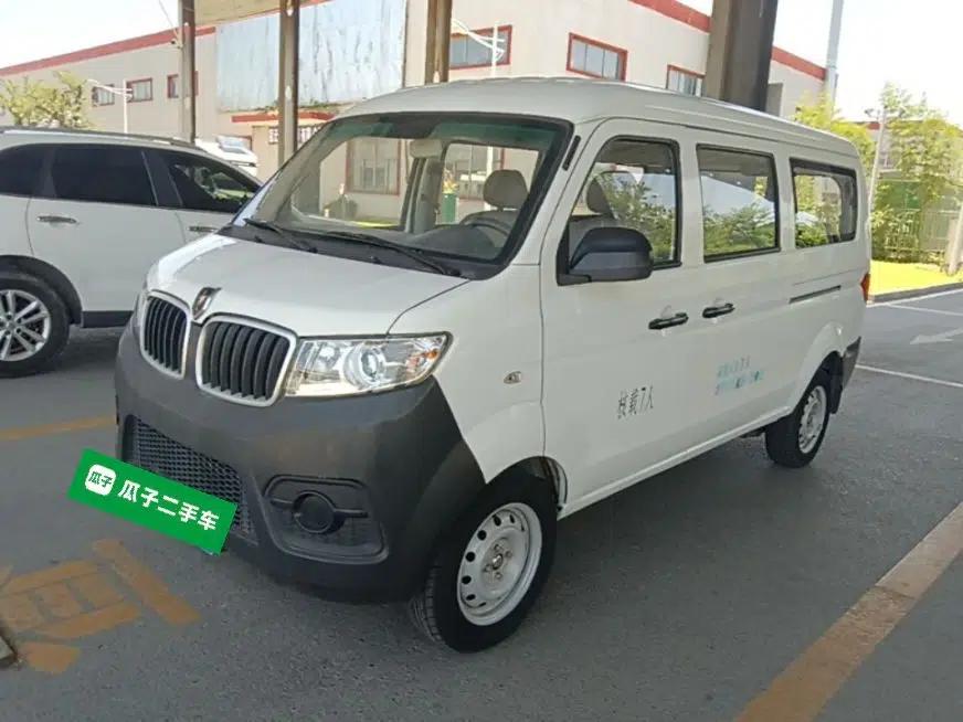 Jinbei Hiace X30 2023 1.5L Super-Comfortable Passenger Van 5/6/7-Seater Non-Air-Conditioned Version Model SWC15M — миниатюра 1