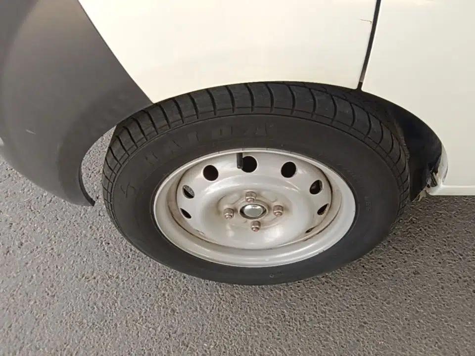 Jinbei Hiace X30 2023 1.5L Super-Comfortable Passenger Van 5/6/7-Seater Non-Air-Conditioned Version Model SWC15M — миниатюра 10