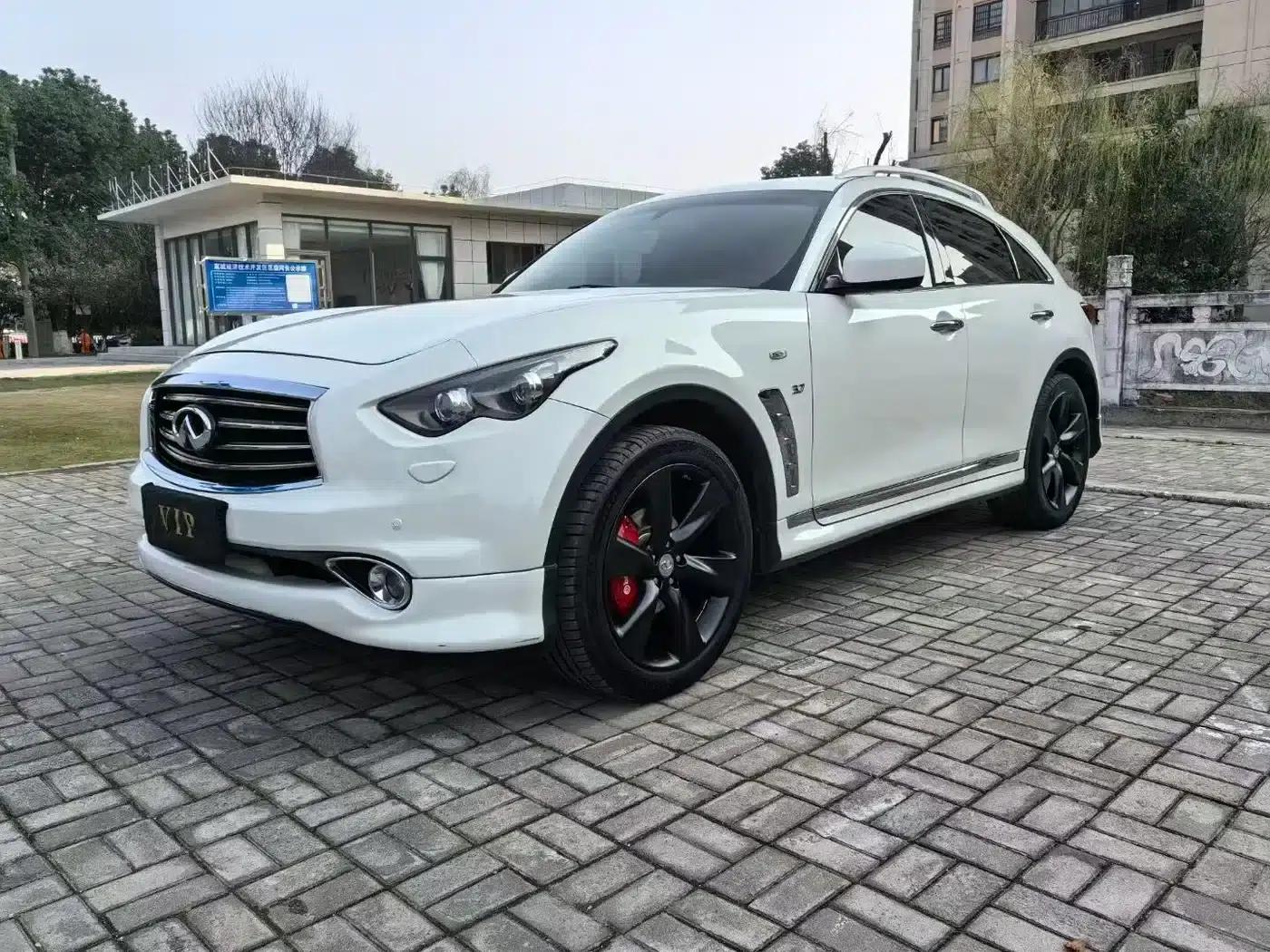 Infiniti QX70 2013 3.7L Standard Edition — миниатюра 3