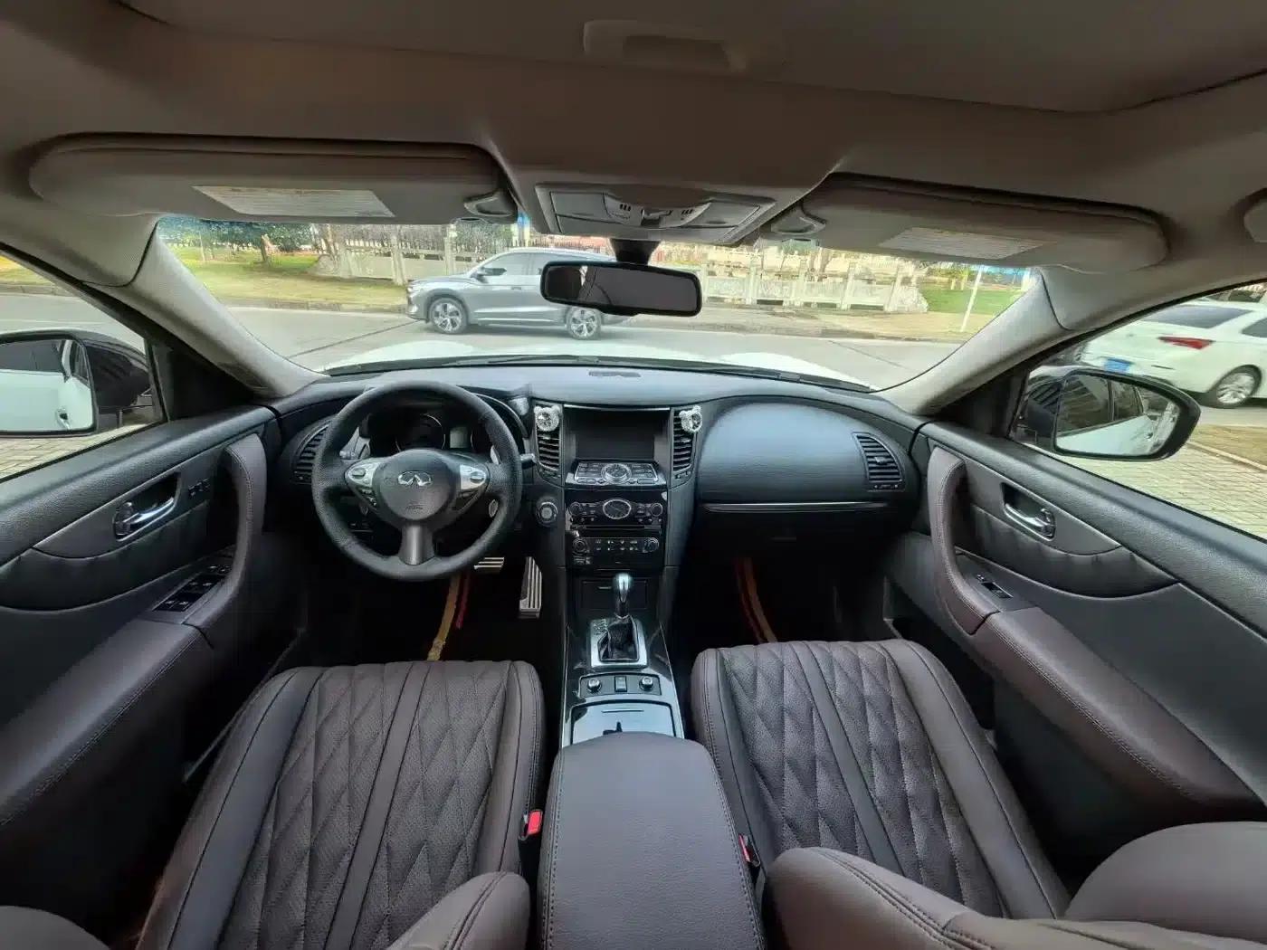 Infiniti QX70 2013 3.7L Standard Edition — миниатюра 8