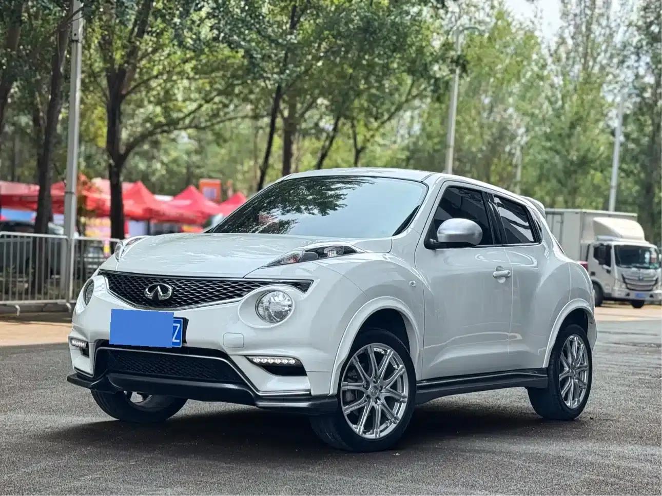 Infiniti ESQ 2014 1.6L Sporty Edition — миниатюра 1
