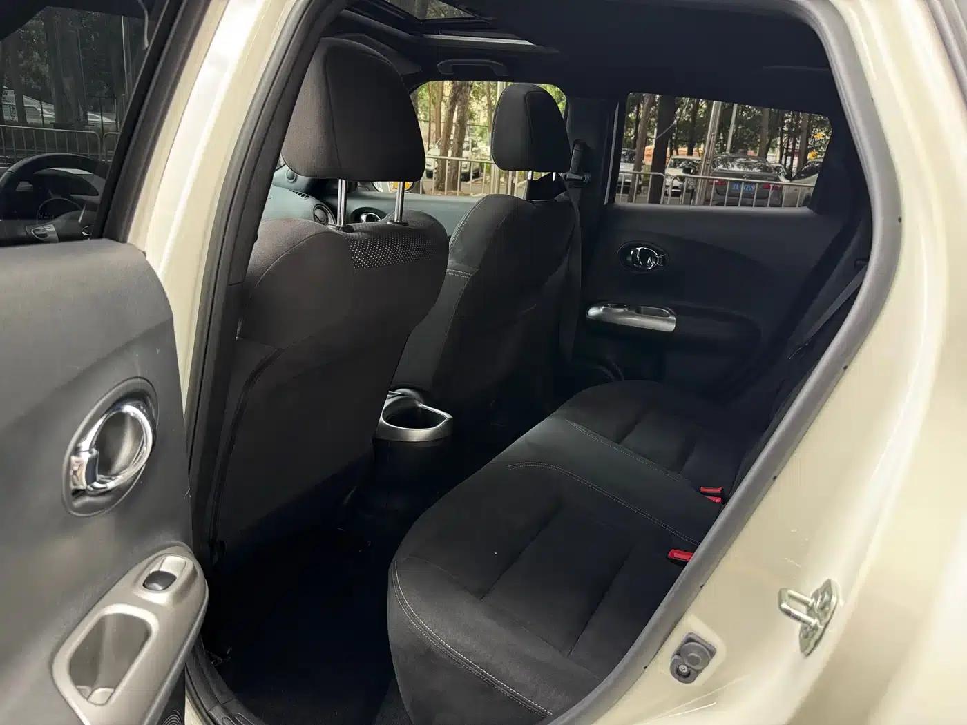Infiniti ESQ 2014 1.6L Sporty Edition — миниатюра 13