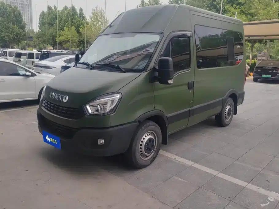 Iveco Daily 2021 2.0T Manual Short Wheelbase High Roof Side Sliding Door F1A — миниатюра 1