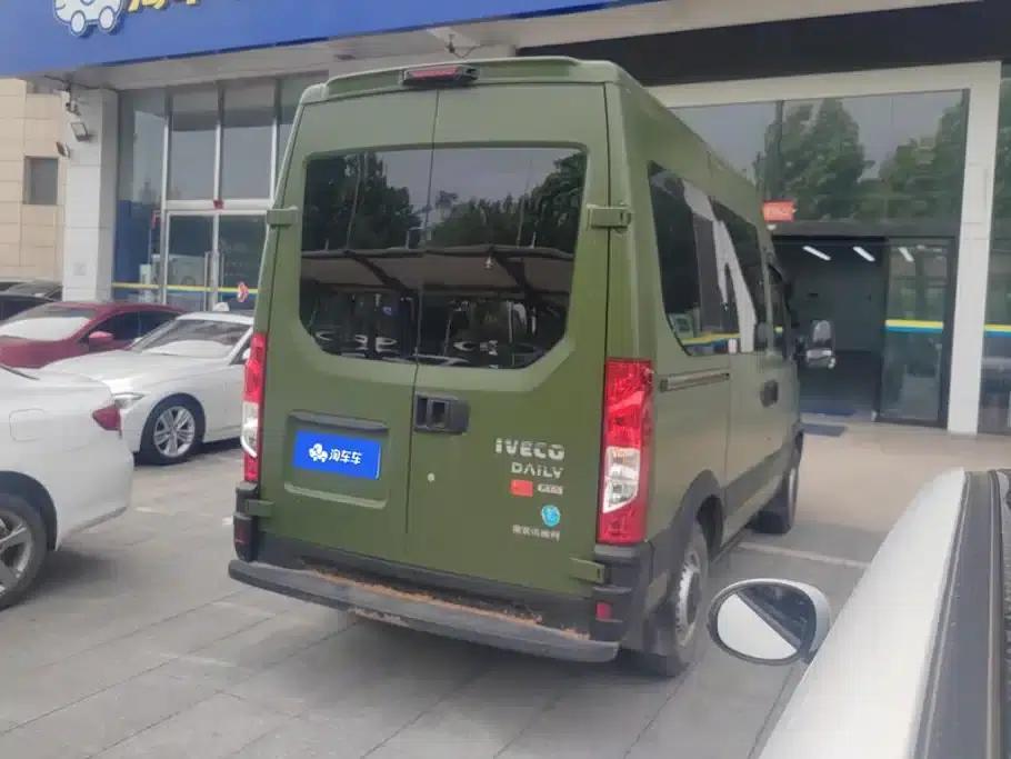 Iveco Daily 2021 2.0T Manual Short Wheelbase High Roof Side Sliding Door F1A — миниатюра 3