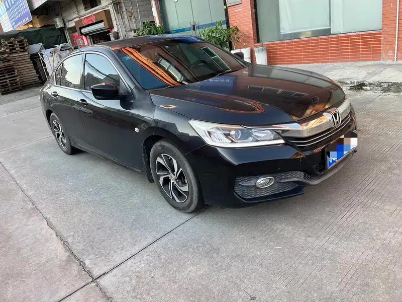 2016 Honda Accord 2.0L Comfort Edition — миниатюра 3