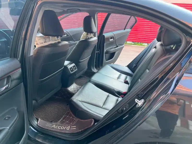 2016 Honda Accord 2.0L Comfort Edition — миниатюра 10