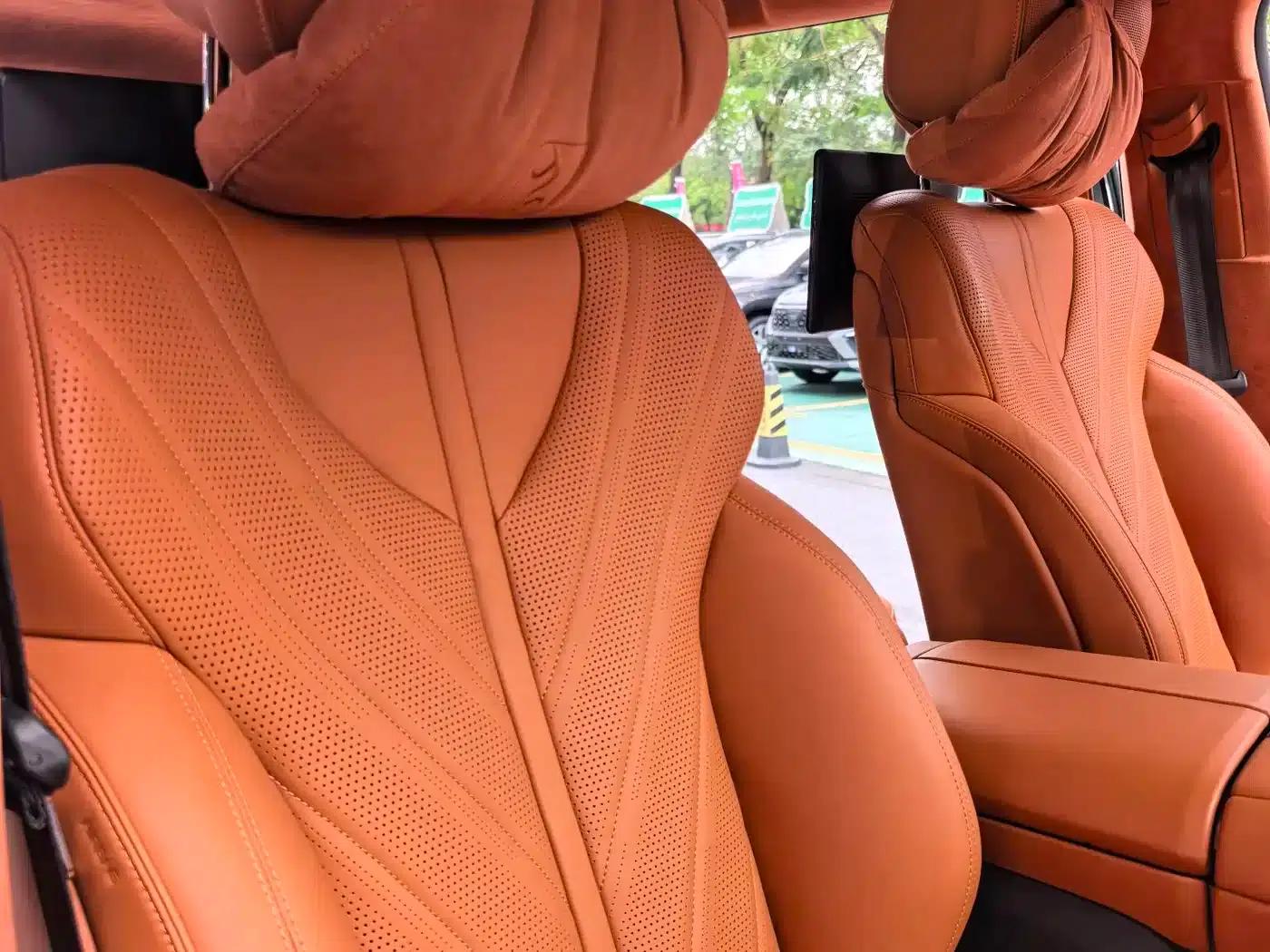 Looking up at the 2023 U8 Luxury Edition — миниатюра 17