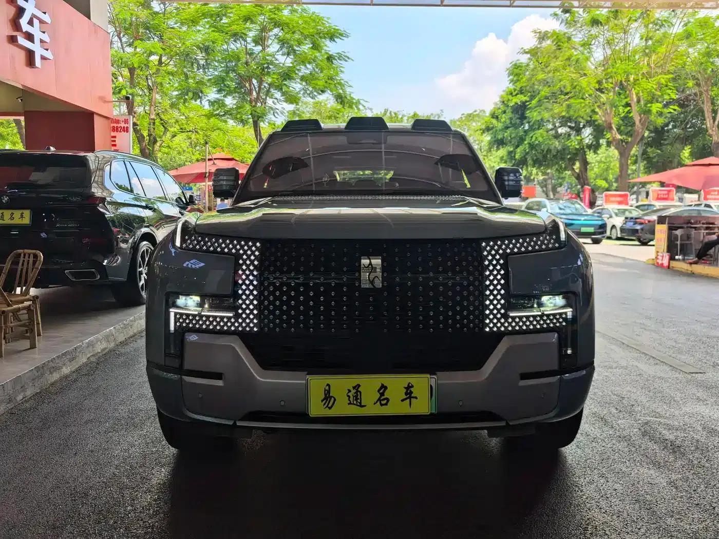 Looking up at the 2023 U8 Luxury Edition — миниатюра 30