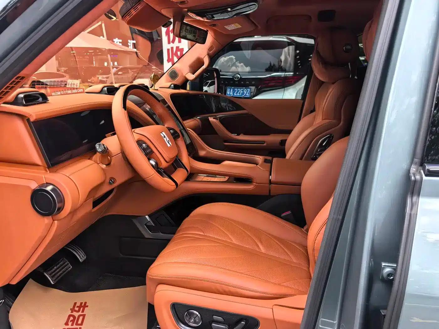 Looking up at the 2023 U8 Luxury Edition — миниатюра 8
