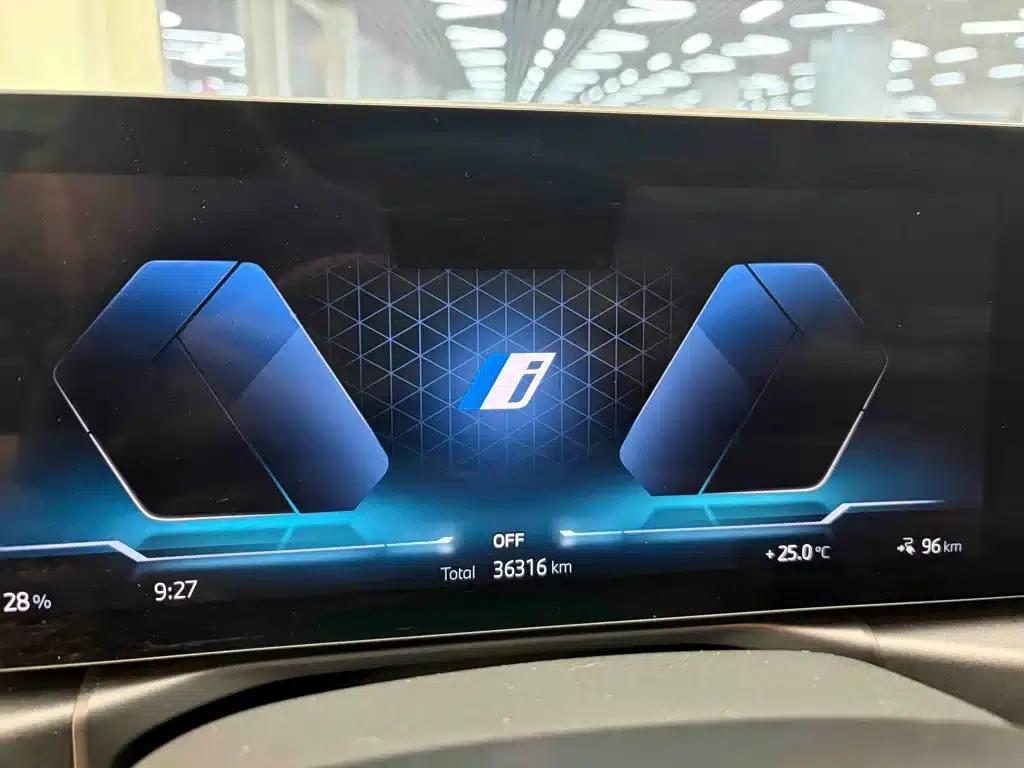 BMW i3 2024 eDrive 40 L Shadow Edition — миниатюра 11