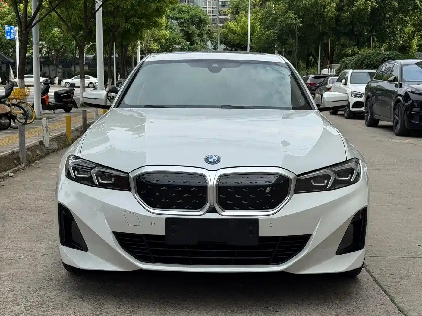 BMW i3 2022 eDrive 35L — миниатюра 2