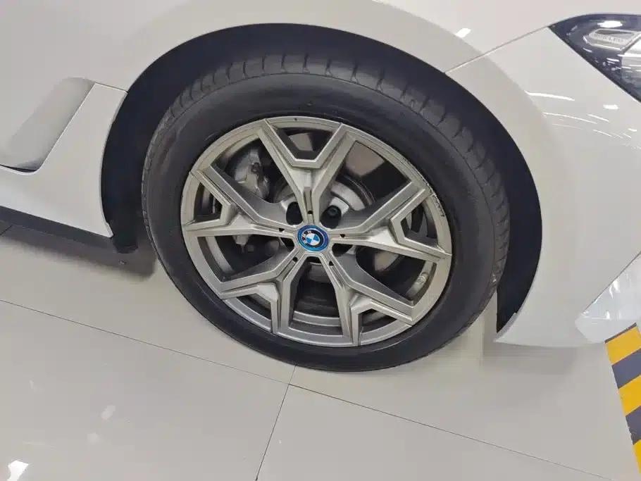 BMW i3 2024 eDrive 35L — миниатюра 5