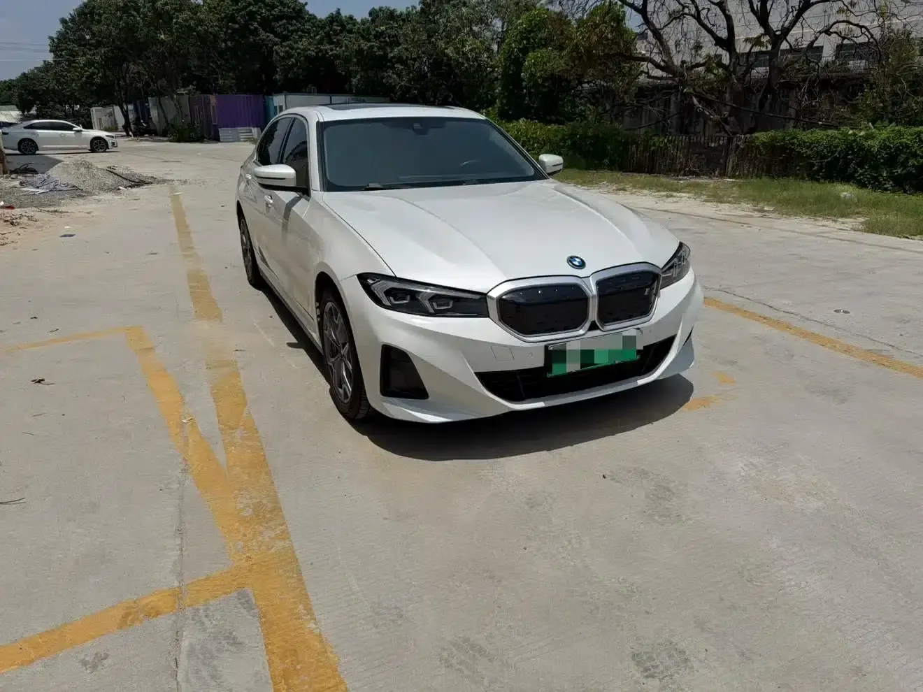 BMW i3 2022 eDrive 35L — миниатюра 3