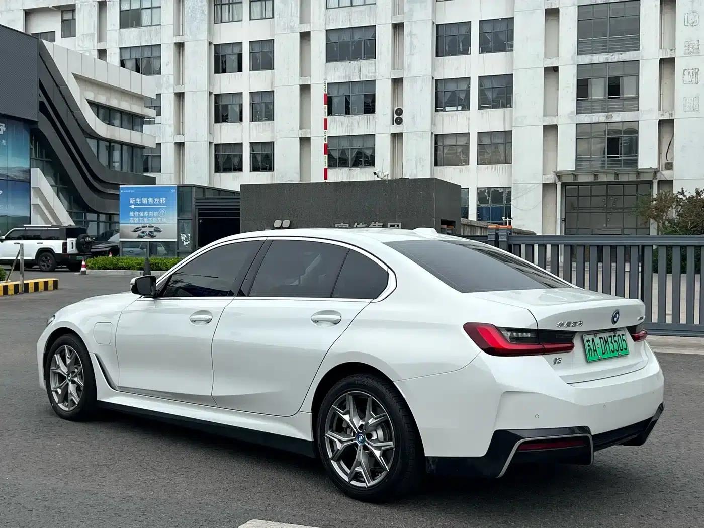 BMW i3 2022 eDrive 35L — миниатюра 5