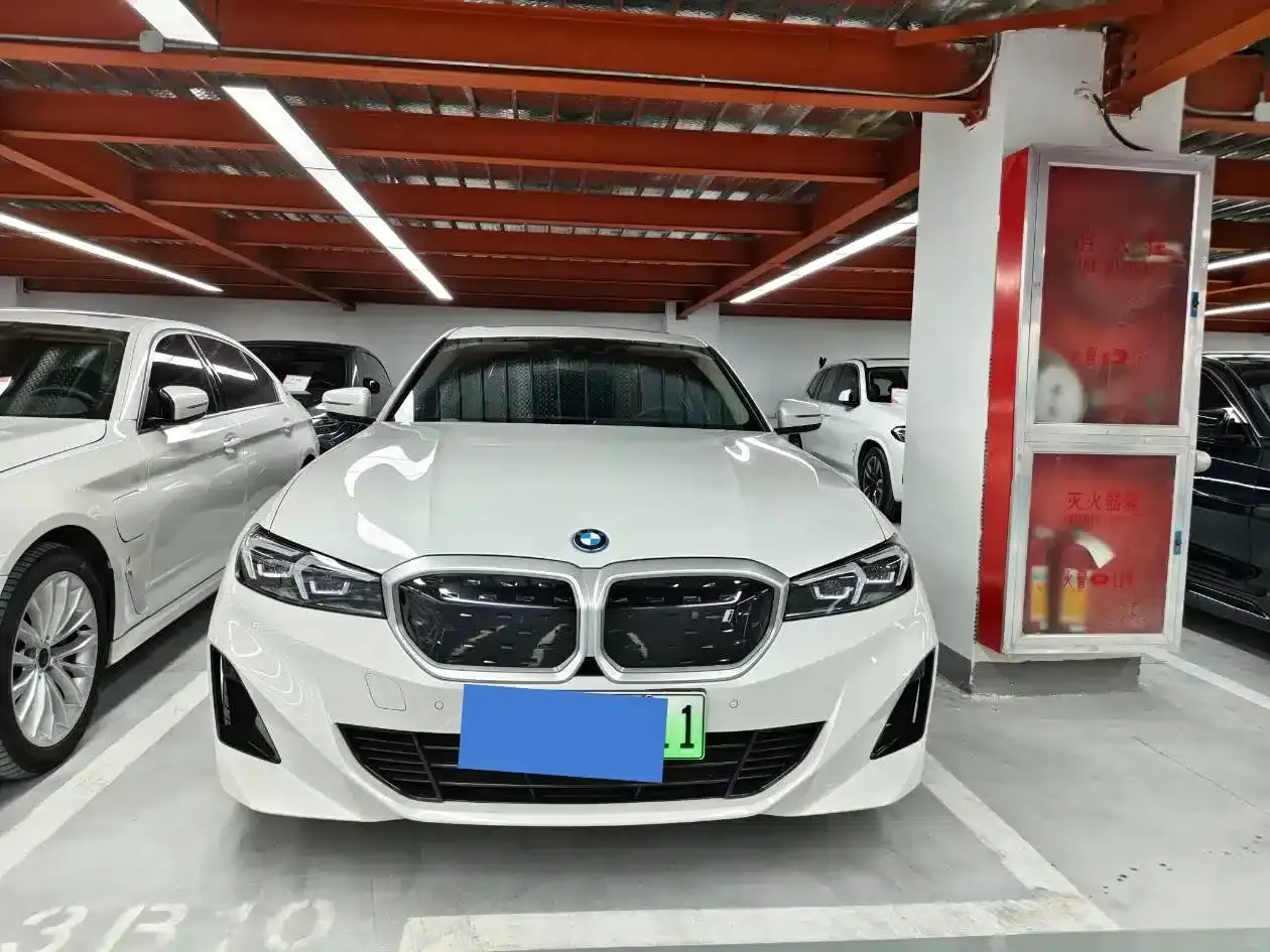 BMW i3 2024 eDrive 35L — миниатюра 2