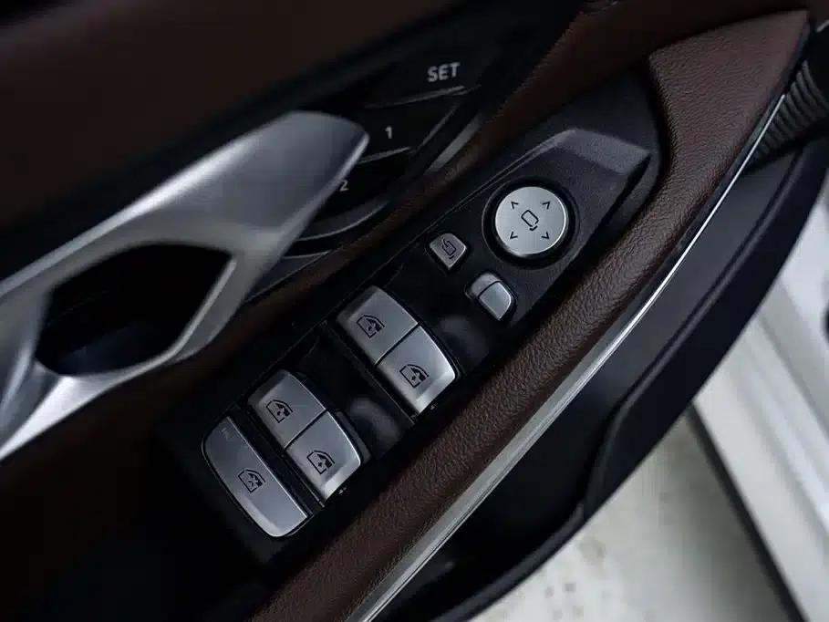 BMW i3 2022 eDrive 35L — миниатюра 23