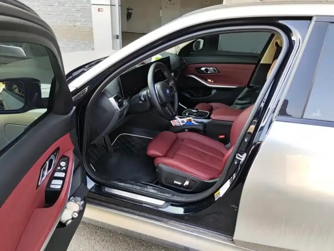 BMW i3 2022 eDrive 35L — миниатюра 2