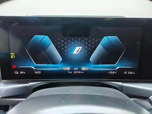 BMW i3 2022 eDrive 35L — миниатюра 6