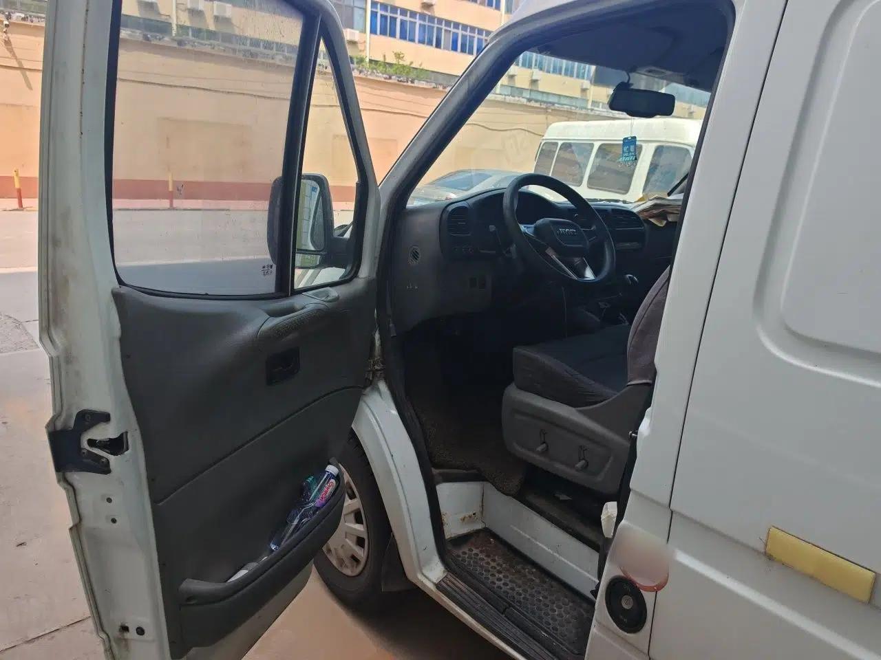 JMC Transit 2017 2.8T Commercial Version Long Wheelbase Mid-Roof 3-Seater JX493 — миниатюра 16