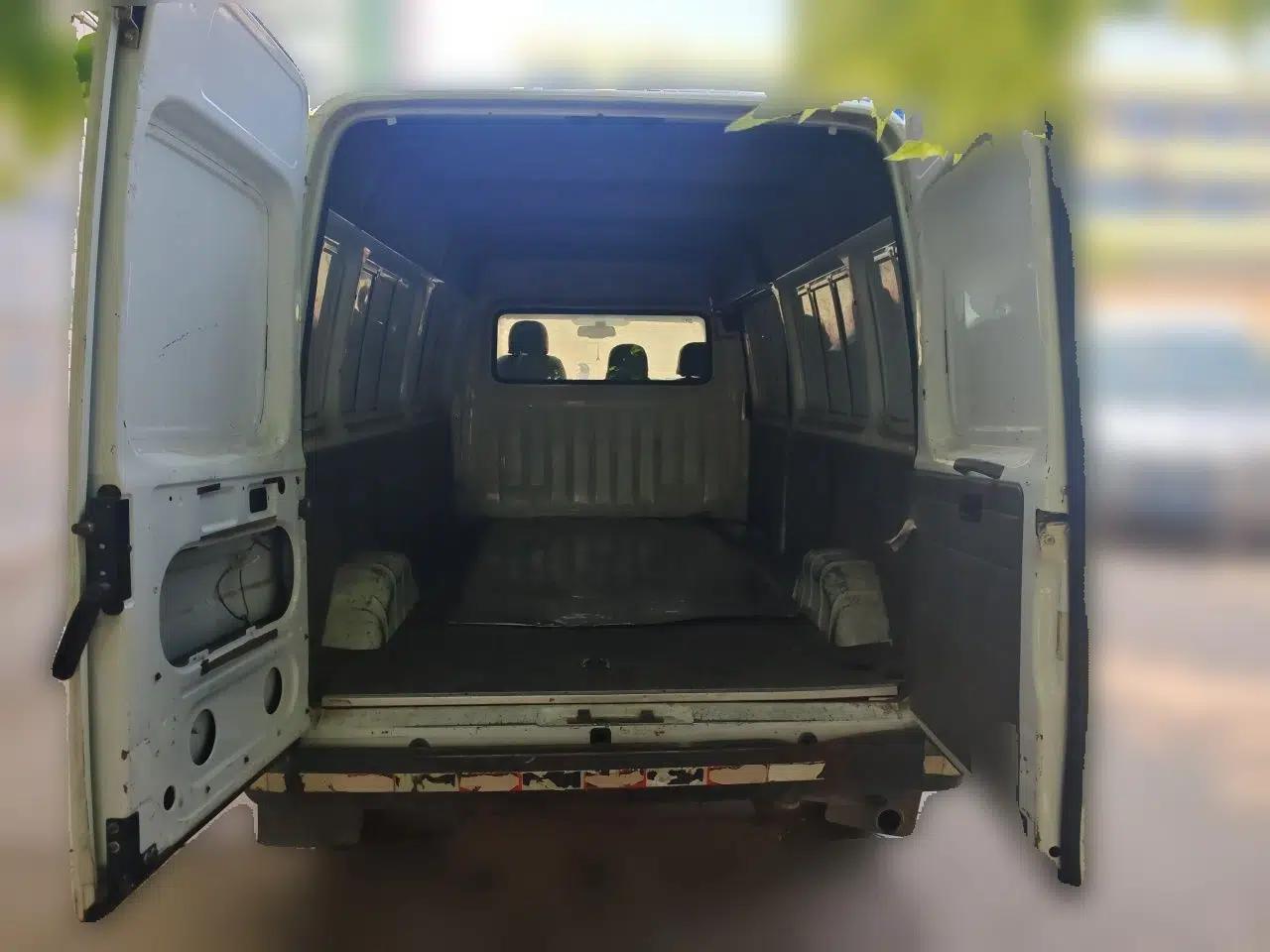 JMC Transit 2017 2.8T Commercial Version Long Wheelbase Mid-Roof 3-Seater JX493 — миниатюра 19