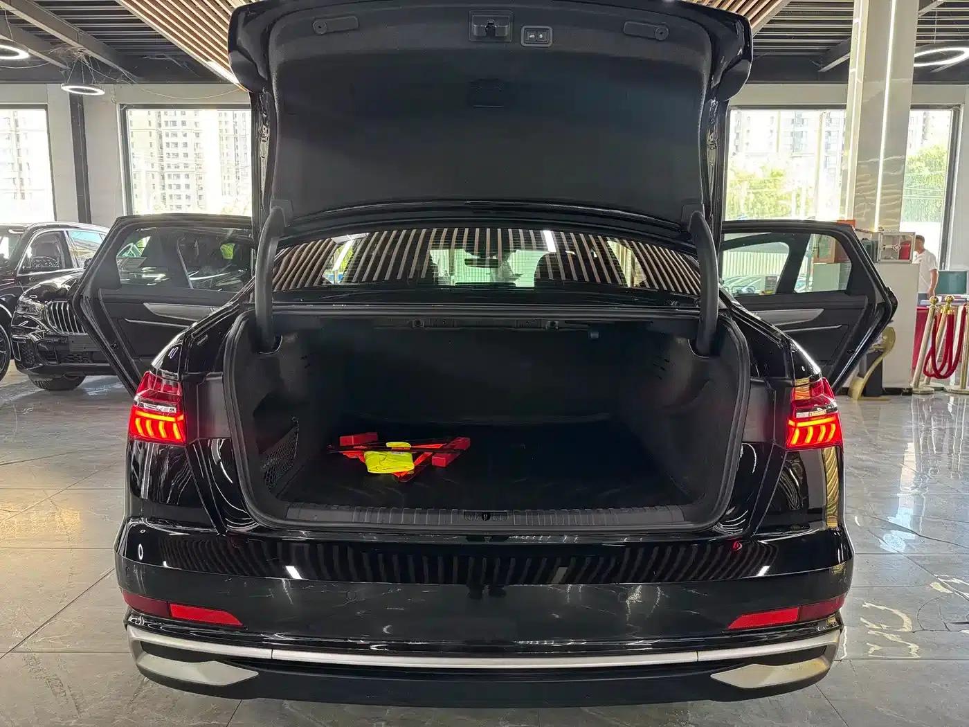 Audi A6L 2023 Facelift 45 TFSI Dynamic Edition — миниатюра 17