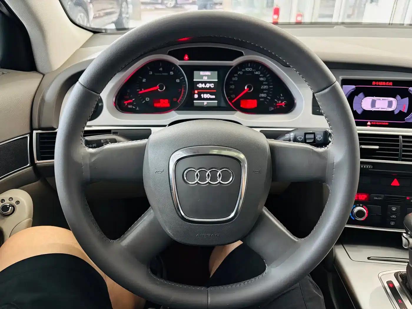 Audi A6L 2011 2.0 TFSI Automatic Standard Edition — миниатюра 15