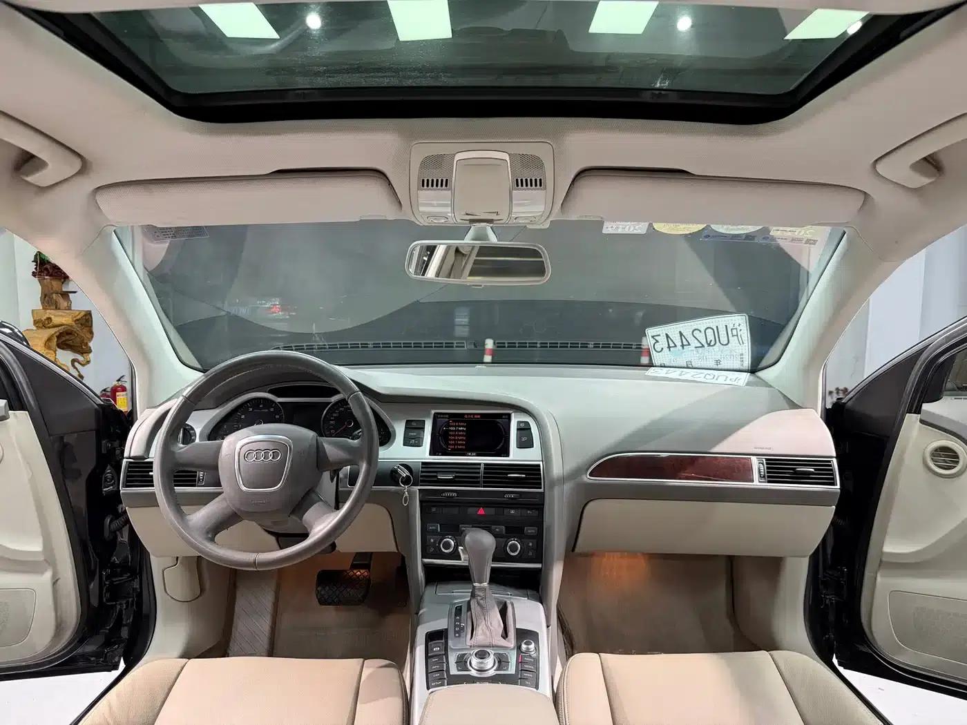 Audi A6L 2011 2.0 TFSI Automatic Standard Edition — миниатюра 16
