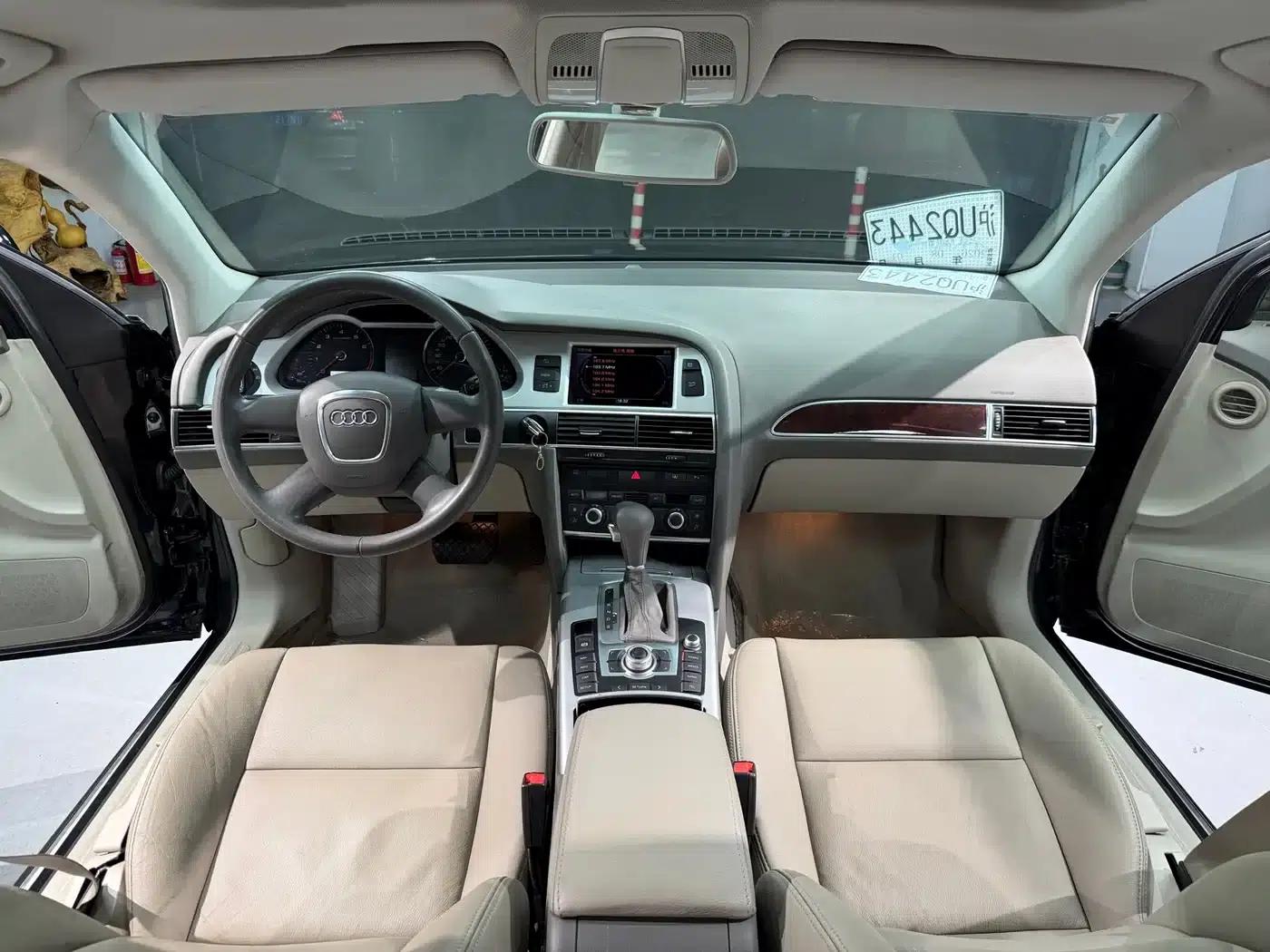Audi A6L 2011 2.0 TFSI Automatic Standard Edition — миниатюра 17