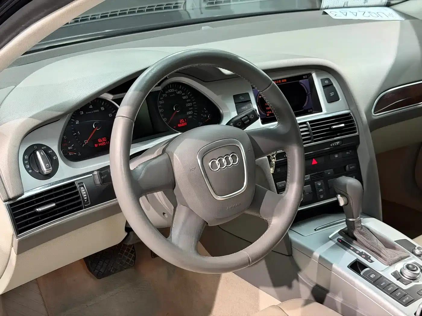 Audi A6L 2011 2.0 TFSI Automatic Standard Edition — миниатюра 8