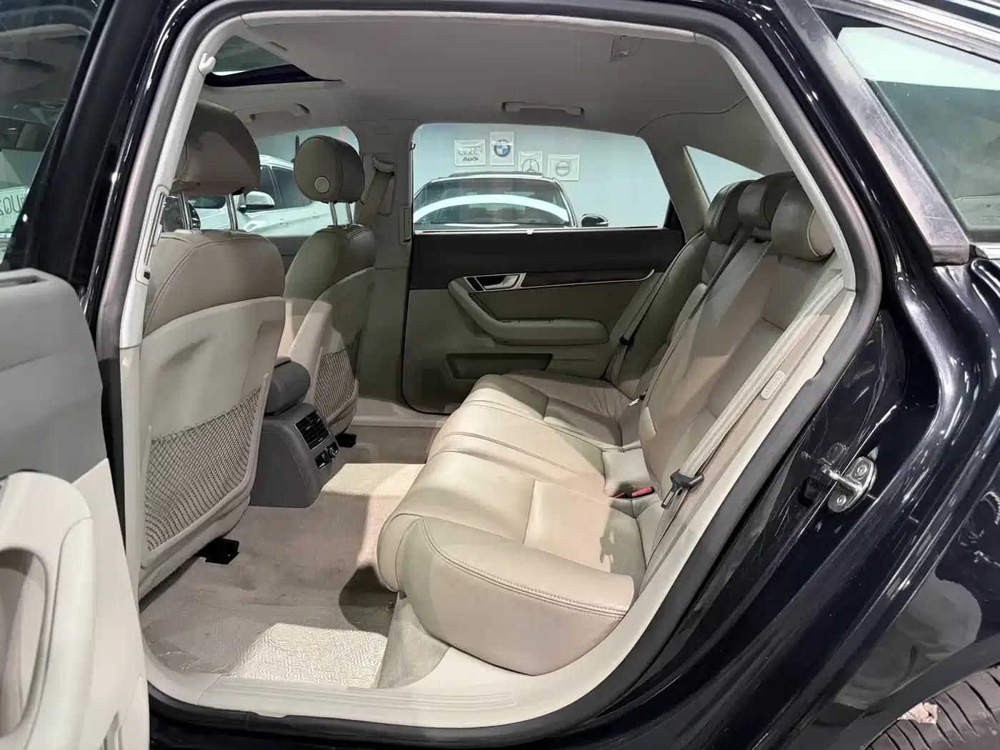 Audi A6L 2011 2.0 TFSI Automatic Standard Edition — миниатюра 10