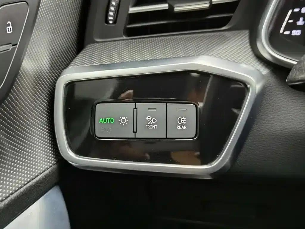 Audi A6L 2019 40 TFSI Luxury Dynamic — миниатюра 21