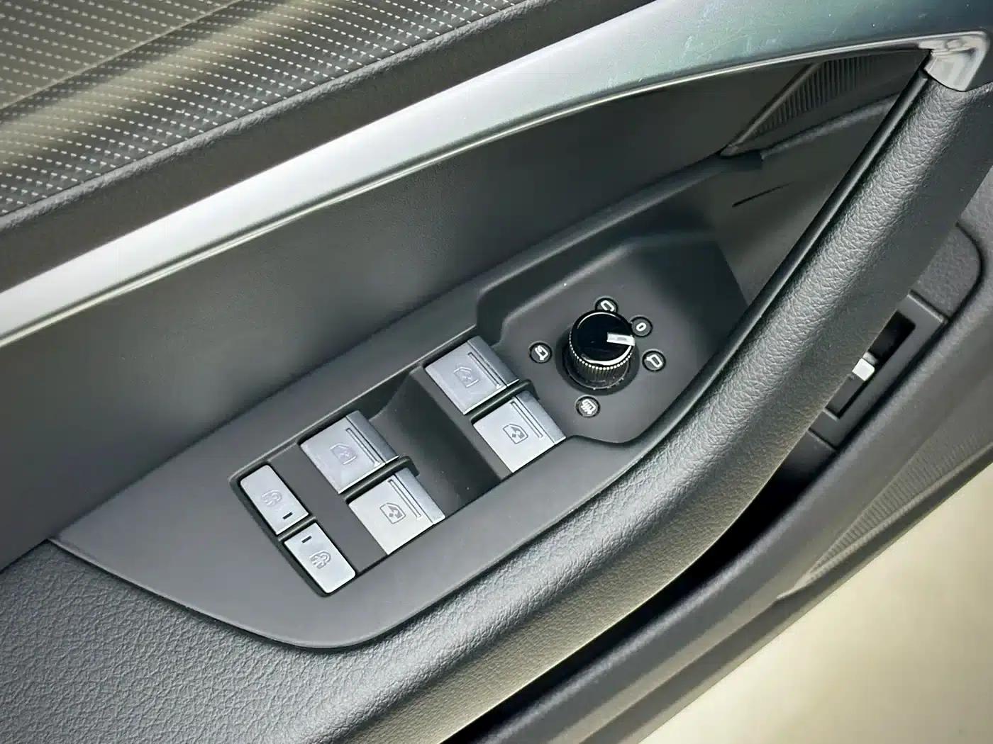 Audi A6L 2023 40 TFSI Luxury Dynamic — миниатюра 21