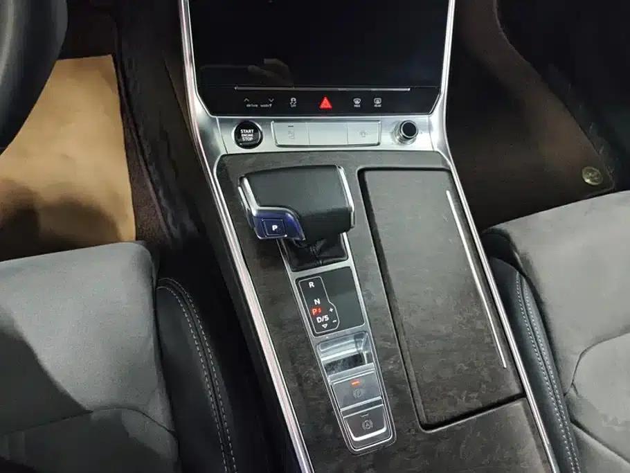 Audi A6L 2023 Facelift 45 TFSI Dynamic Edition — миниатюра 16