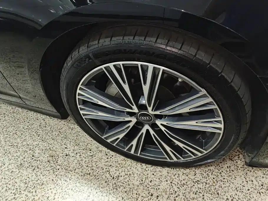 Audi A6L 2023 Facelift 45 TFSI Dynamic Edition — миниатюра 6