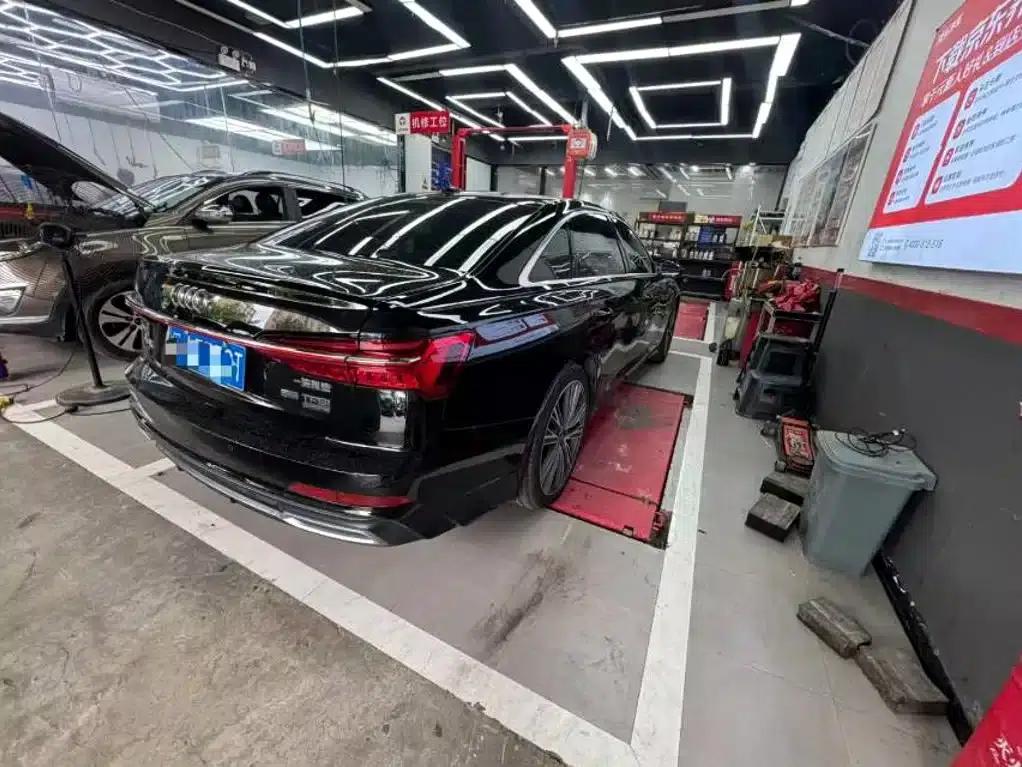 Audi A6L 2022 55 TFSI quattro Premium Dynamic Edition — миниатюра 2