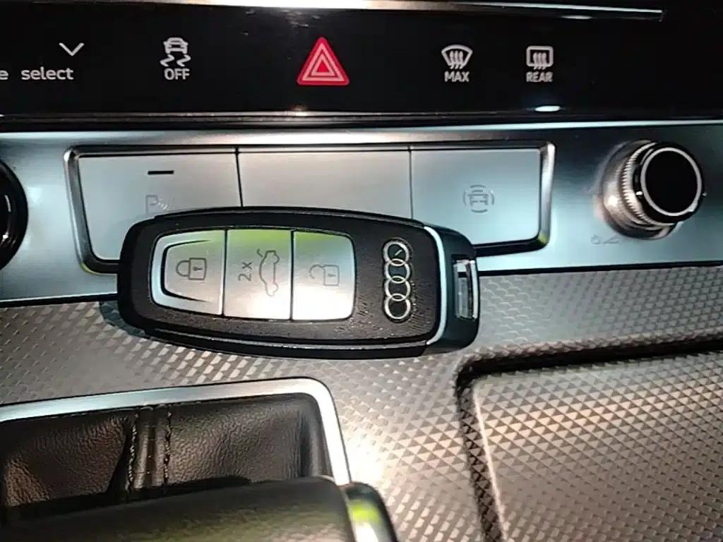 Audi A6L 2023 Facelift 40 TFSI Luxury Dynamic — миниатюра 9