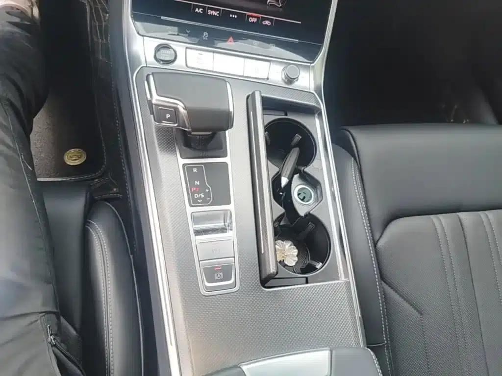 Audi A6L 2025 Facelift 40 TFSI Luxury Dynamic — миниатюра 14