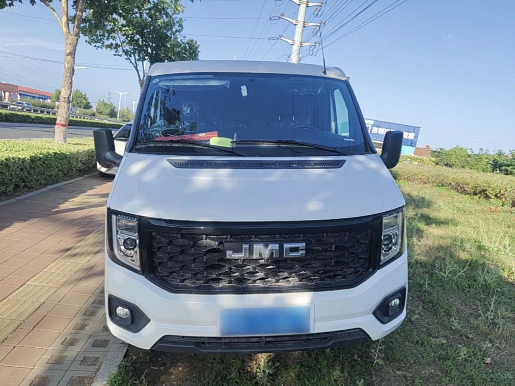 JMC Fushun 2023 2.0T Manual Short-Wheelbase Low-Roof Commercial Van 2/3 Seats with Lift-Up Tailgate — миниатюра 2