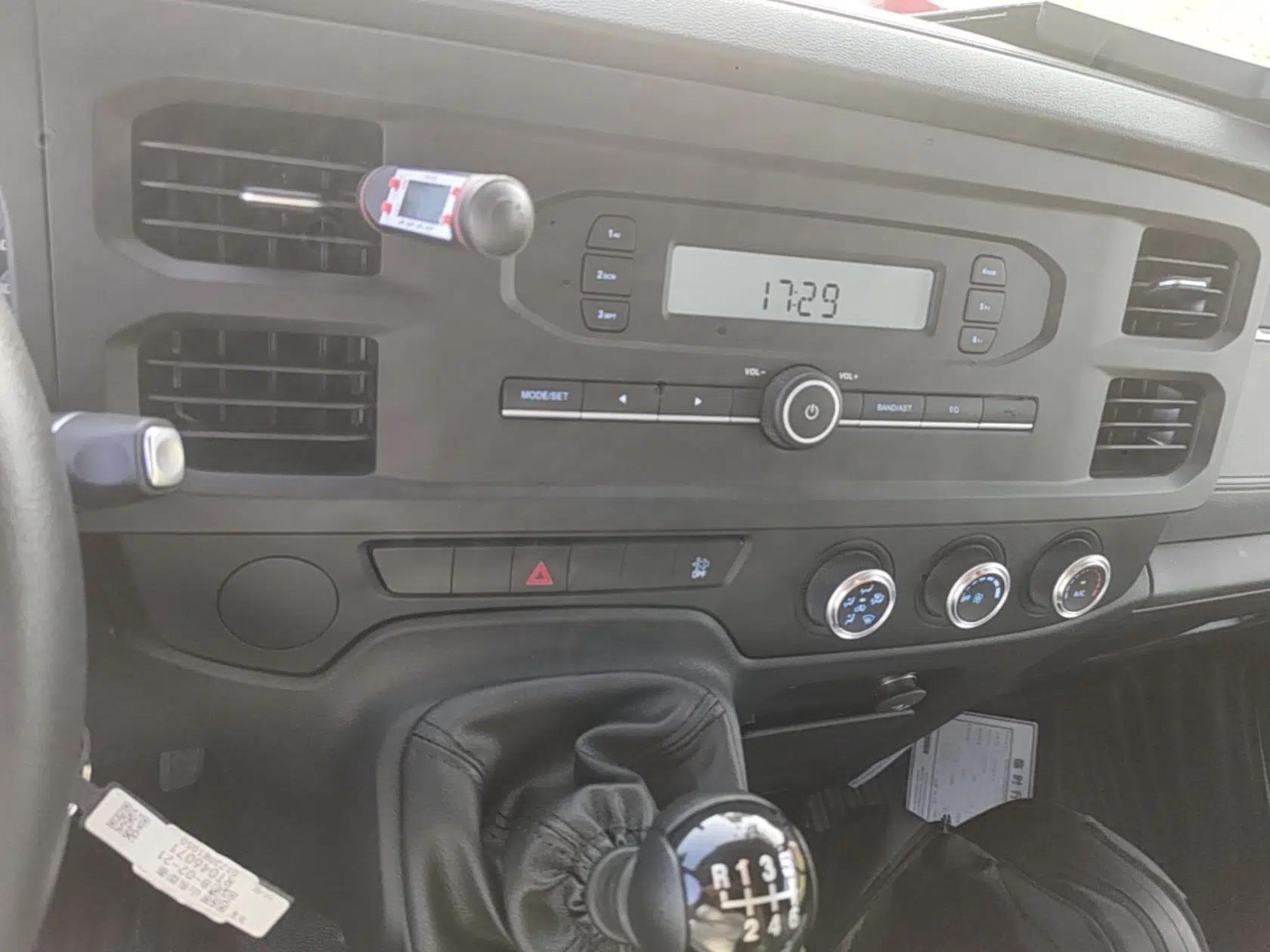 JMC Fushun 2023 2.0T Manual Short-Wheelbase Low-Roof Commercial Van 2/3 Seats with Lift-Up Tailgate — миниатюра 20