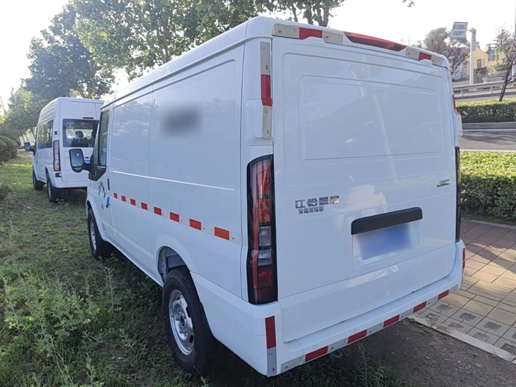 JMC Fushun 2023 2.0T Manual Short-Wheelbase Low-Roof Commercial Van 2/3 Seats with Lift-Up Tailgate — миниатюра 4
