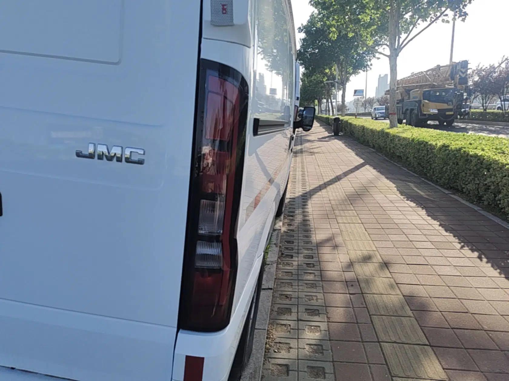 JMC Fushun 2023 2.0T Manual Short-Wheelbase Low-Roof Commercial Van 2/3 Seats with Lift-Up Tailgate — миниатюра 9