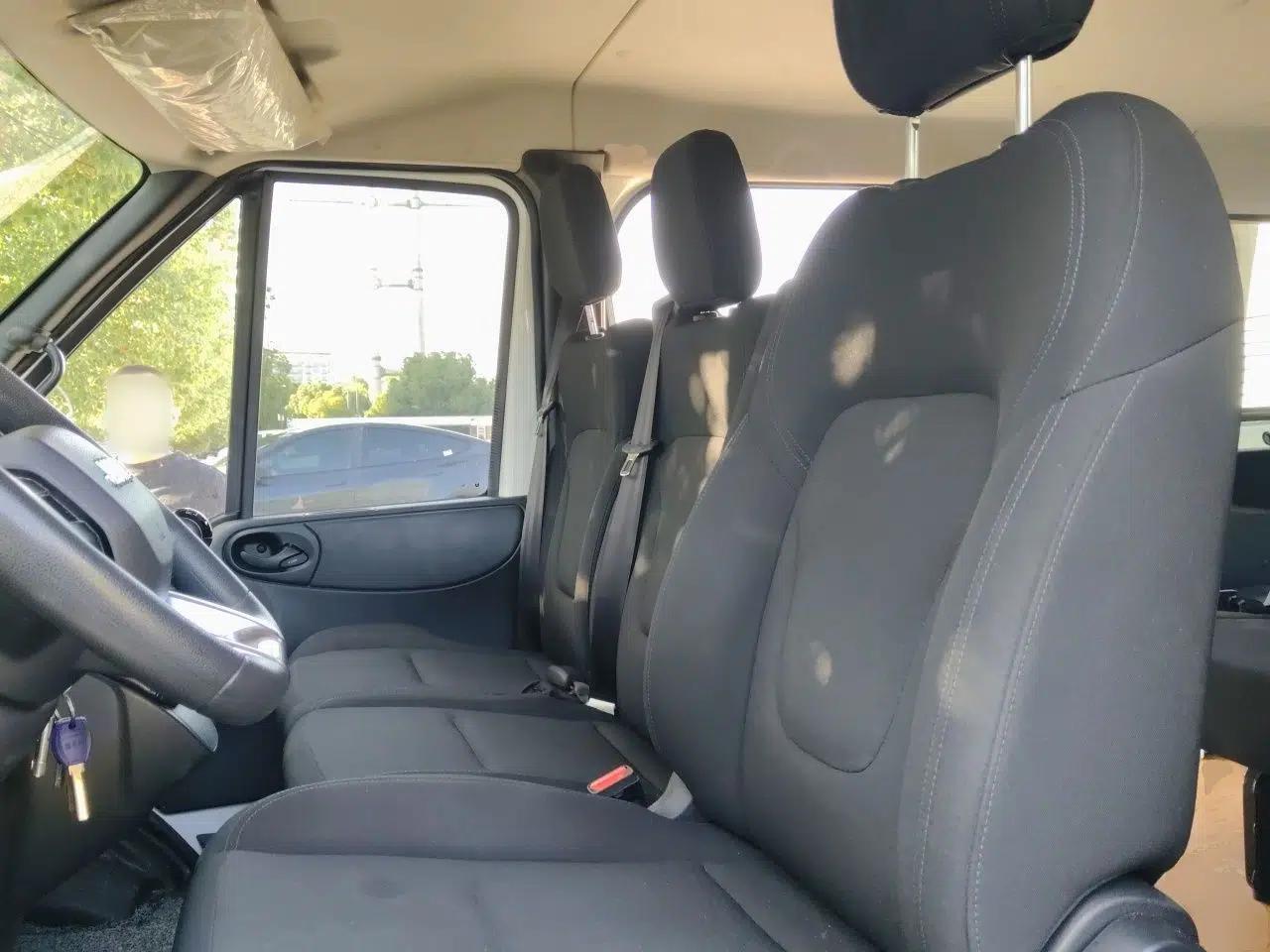 JMC Fushun 2023 2.0T Manual Short-Wheelbase Garage Version Commercial Van Transporter with 2/3 Seats — миниатюра 15