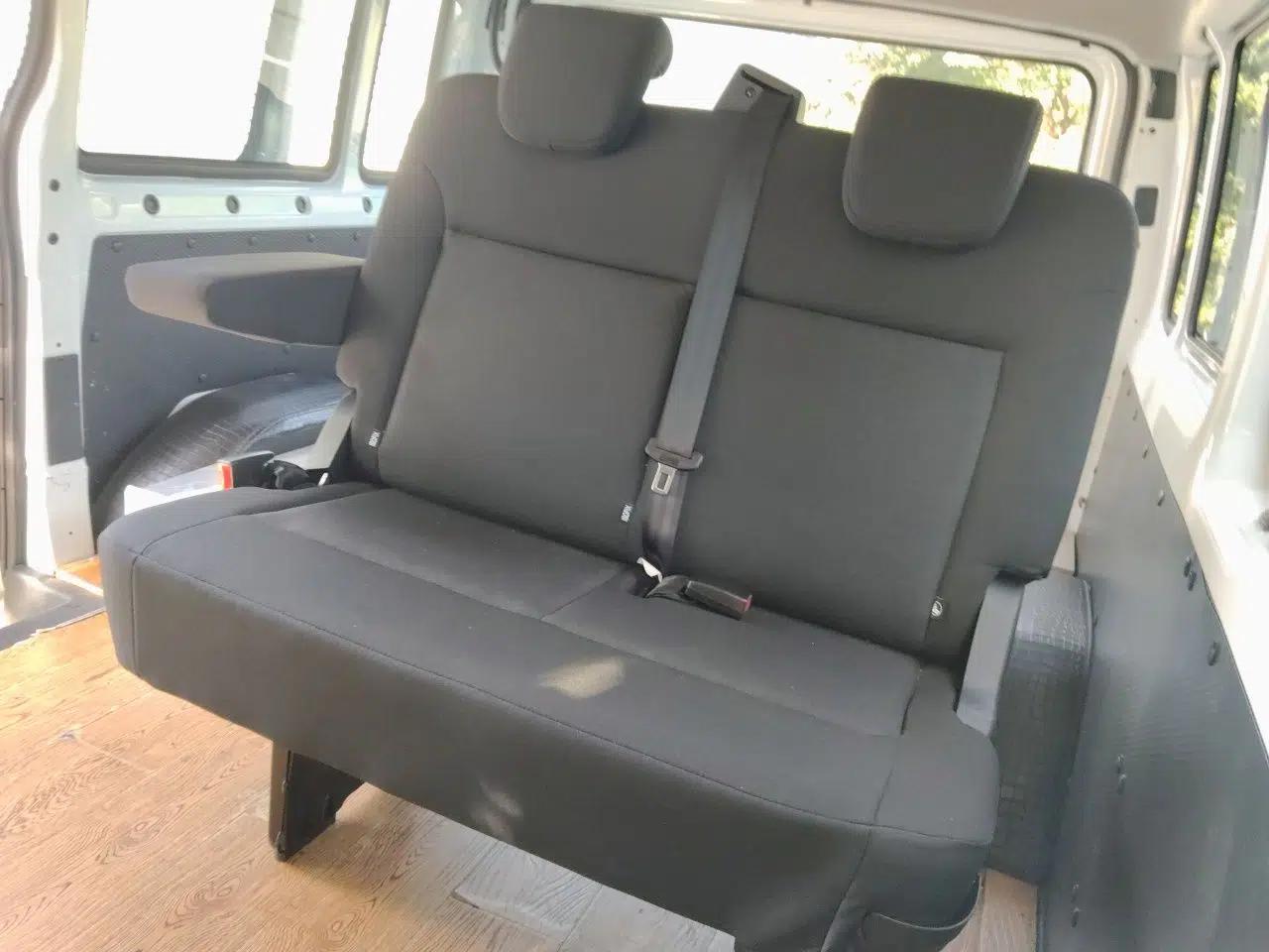 JMC Fushun 2023 2.0T Manual Short-Wheelbase Garage Version Commercial Van Transporter with 2/3 Seats — миниатюра 17
