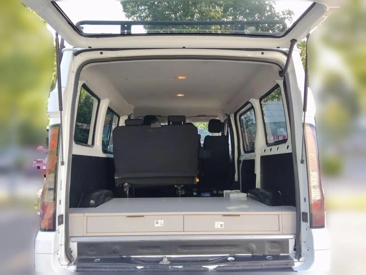 JMC Fushun 2023 2.0T Manual Short-Wheelbase Garage Version Commercial Van Transporter with 2/3 Seats — миниатюра 19