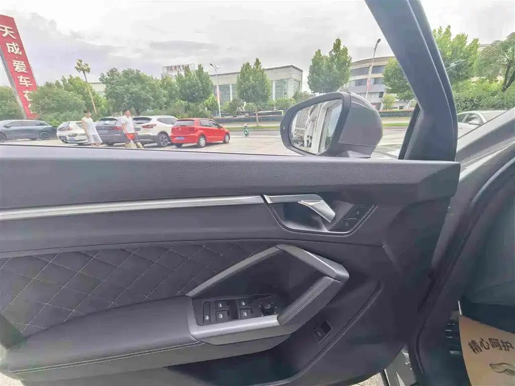Audi Q3 2024 35 TFSI Fashion Dynamic Edition — миниатюра 10